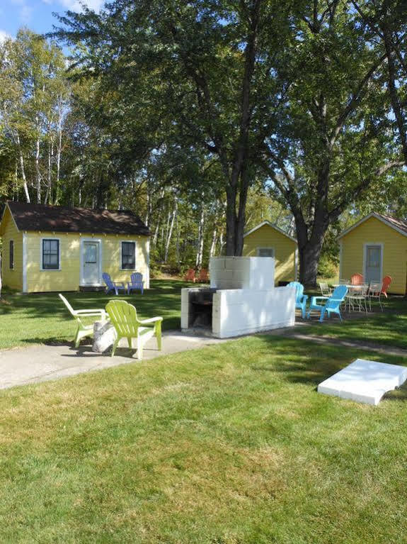Hôtel Katahdin Cabins à Millinocket Extérieur photo
