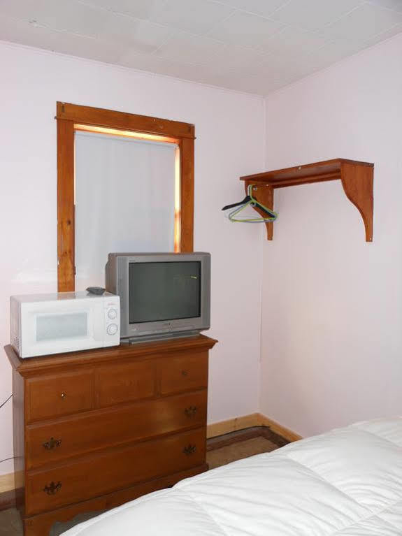 Hôtel Katahdin Cabins à Millinocket Extérieur photo