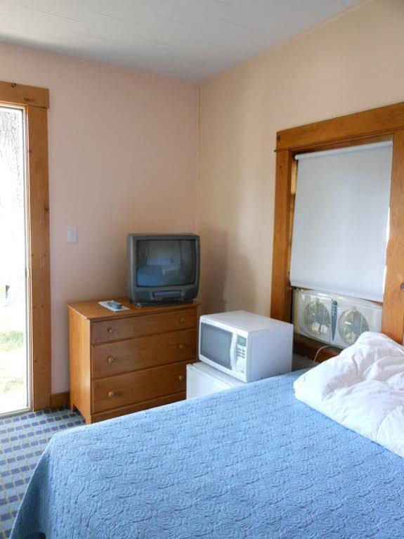 Hôtel Katahdin Cabins à Millinocket Extérieur photo